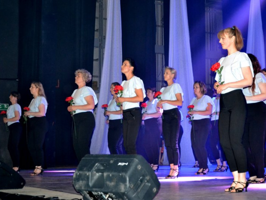 Taneczne popisy na scenie Tarnobrzeskiego Domu Kultury [zdjęcia]