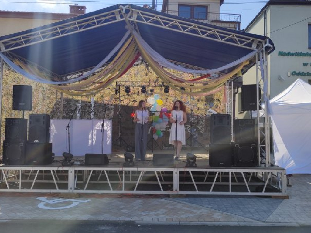 Rynek w Koprzywnicy uroczyście otwarty [zdjęcia]