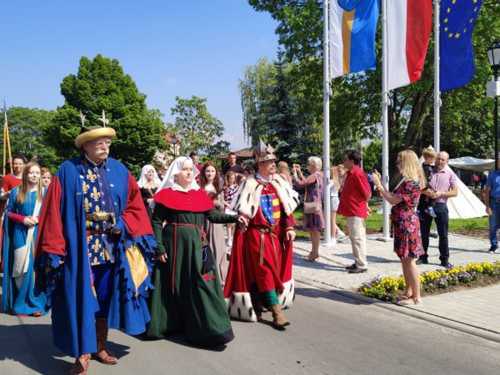 Rynek w Koprzywnicy uroczyście otwarty [zdjęcia]
