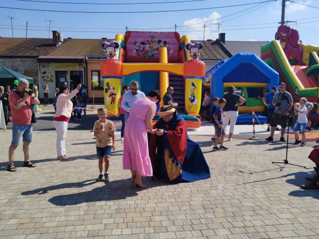 Rynek w Koprzywnicy uroczyście otwarty [zdjęcia]