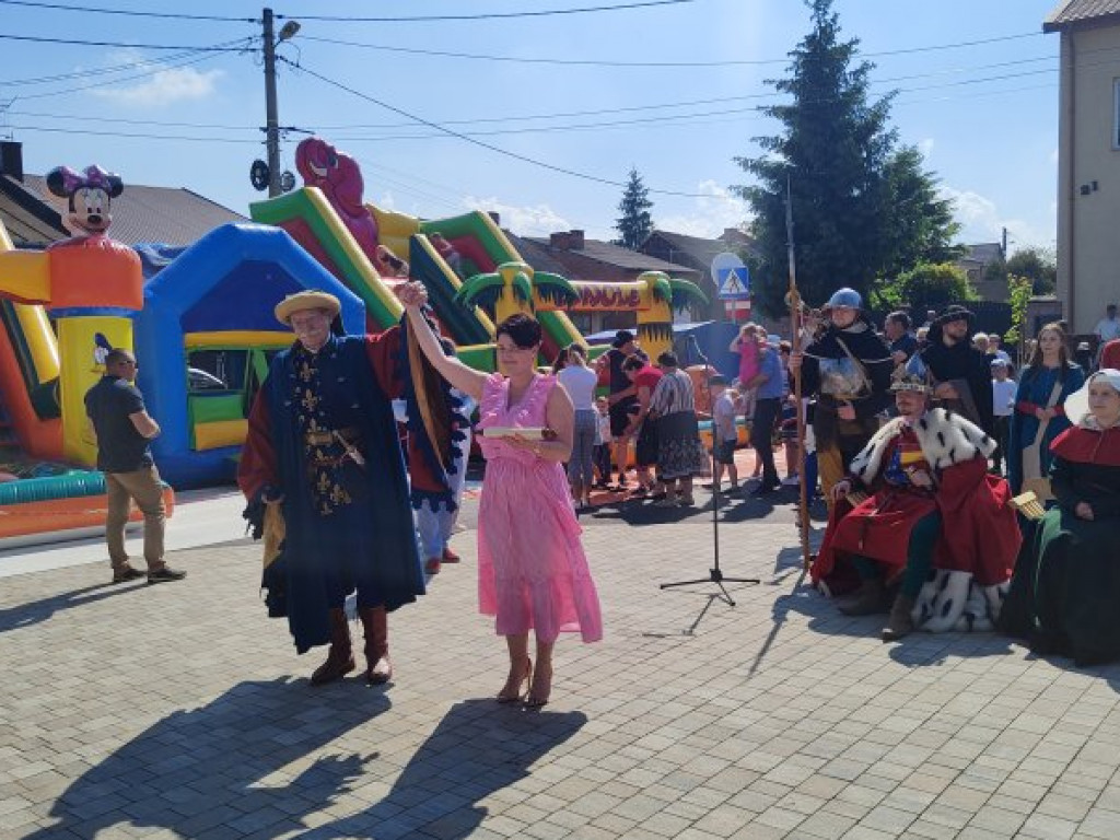 Rynek w Koprzywnicy uroczyście otwarty [zdjęcia]
