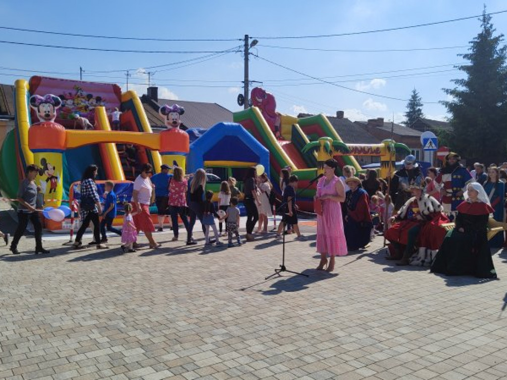 Rynek w Koprzywnicy uroczyście otwarty [zdjęcia]
