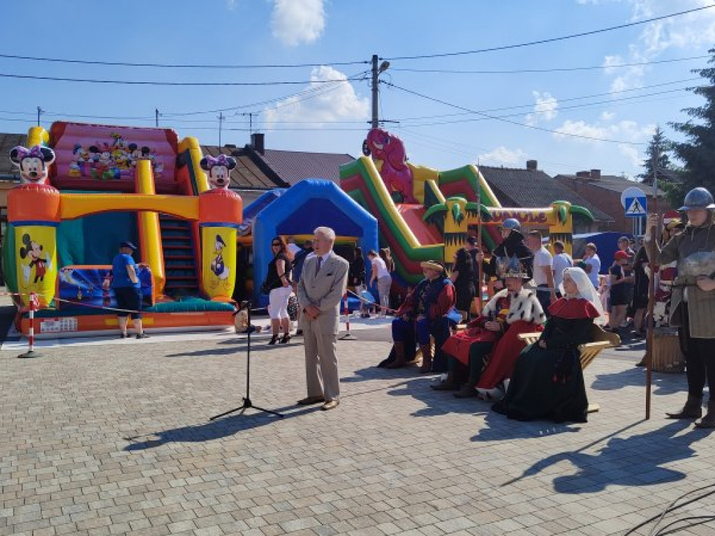 Rynek w Koprzywnicy uroczyście otwarty [zdjęcia]