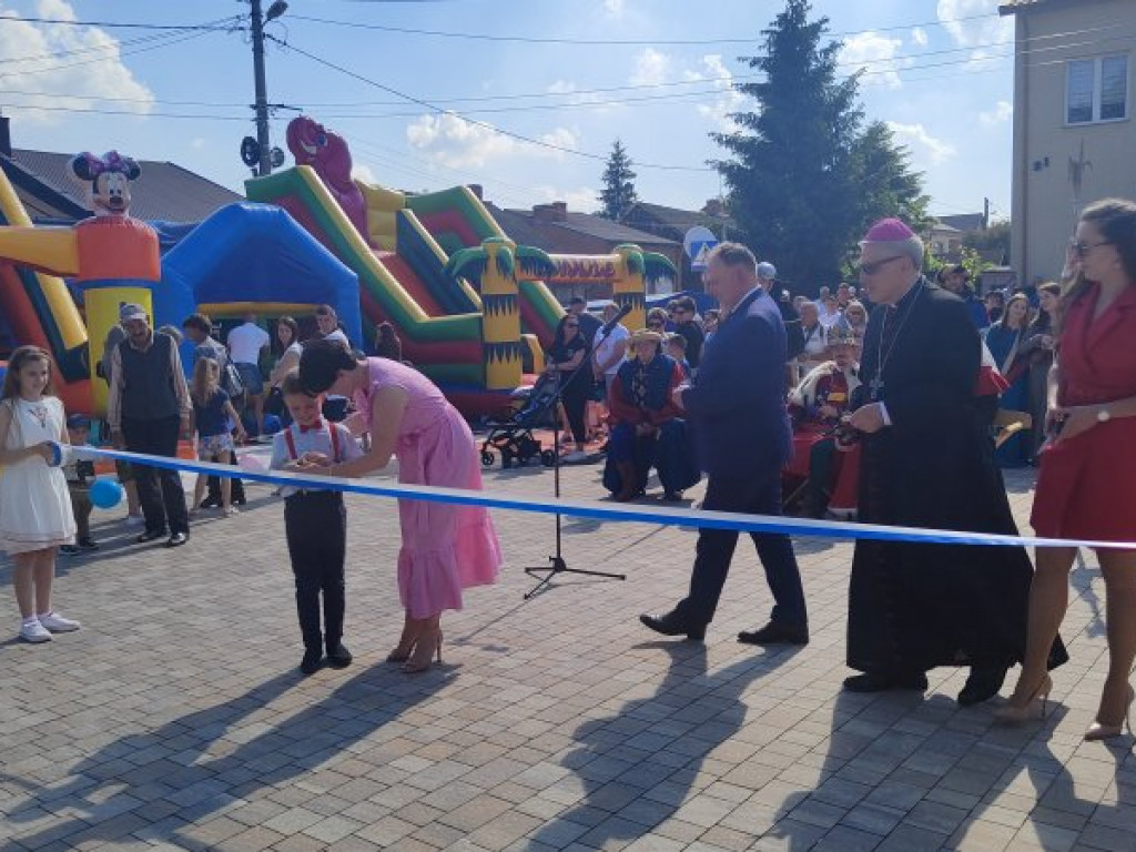 Rynek w Koprzywnicy uroczyście otwarty [zdjęcia]