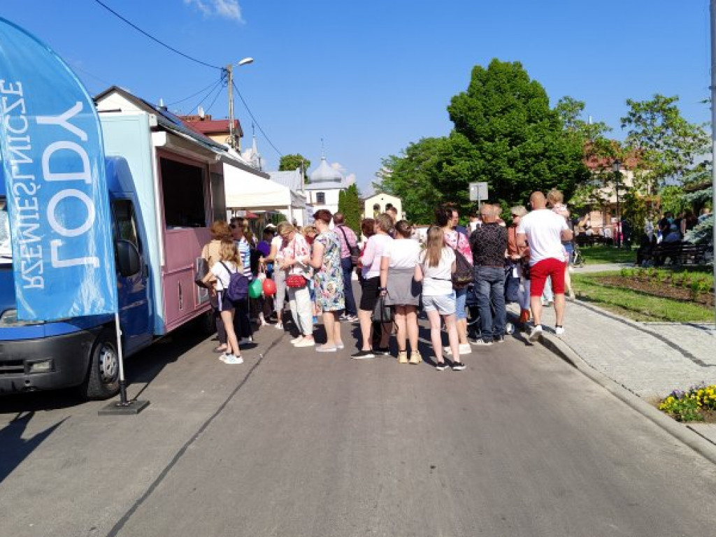 Rynek w Koprzywnicy uroczyście otwarty [zdjęcia]