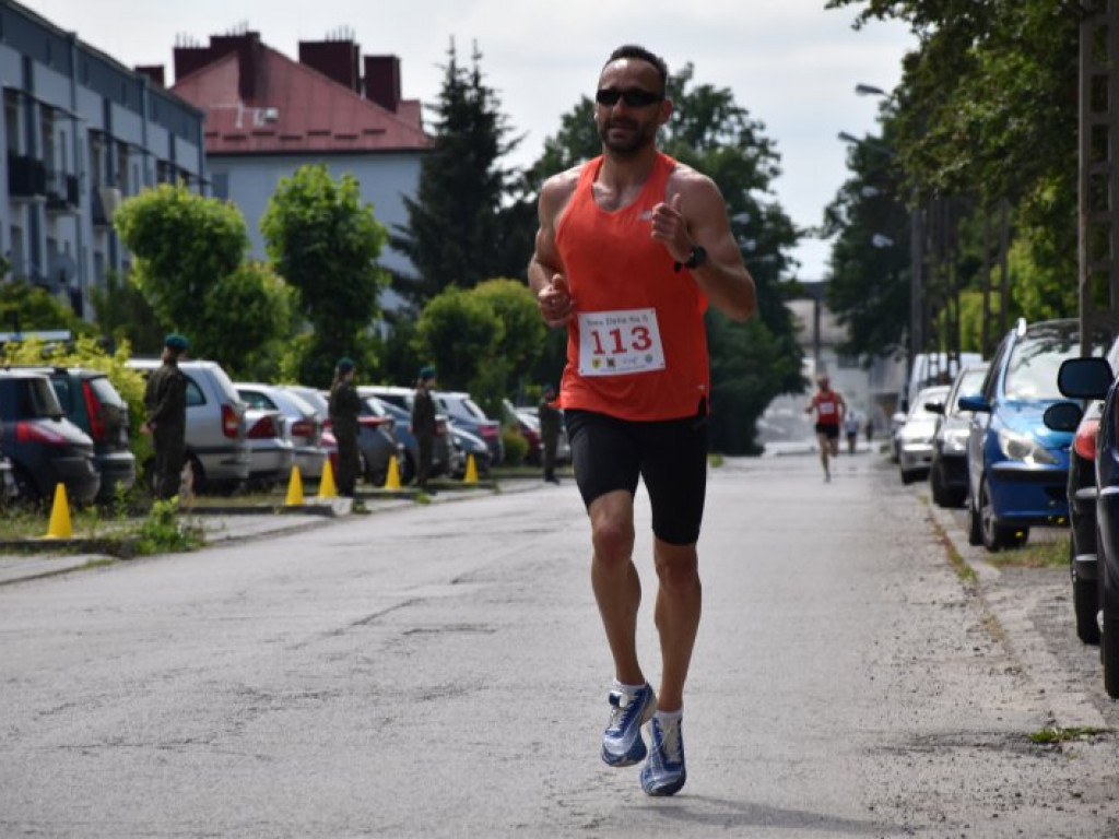 Wielkie bieganie z Nowej Dębie. Rywalizowali dorośli i najmłodsi [zdjęcia]