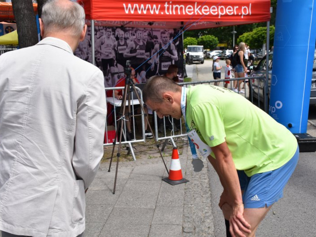 Wielkie bieganie z Nowej Dębie. Rywalizowali dorośli i najmłodsi [zdjęcia]