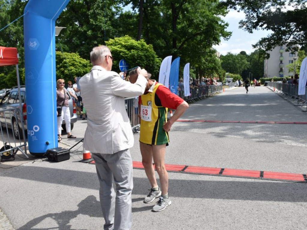 Wielkie bieganie z Nowej Dębie. Rywalizowali dorośli i najmłodsi [zdjęcia]