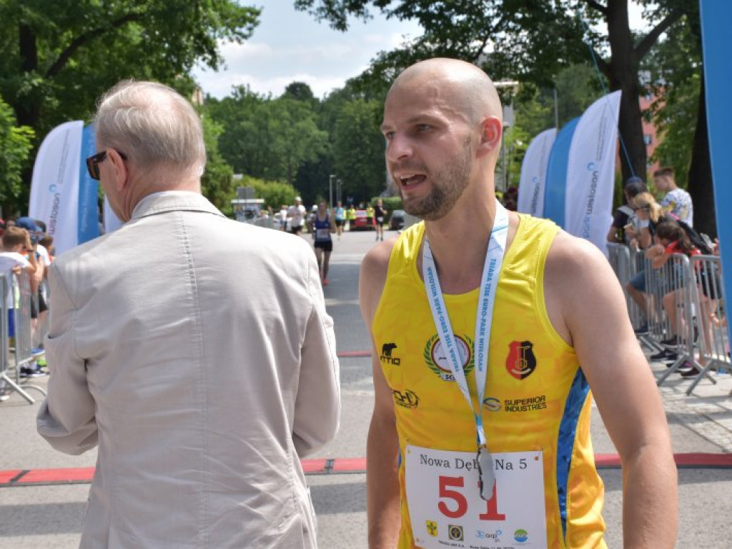 Wielkie bieganie z Nowej Dębie. Rywalizowali dorośli i najmłodsi [zdjęcia]
