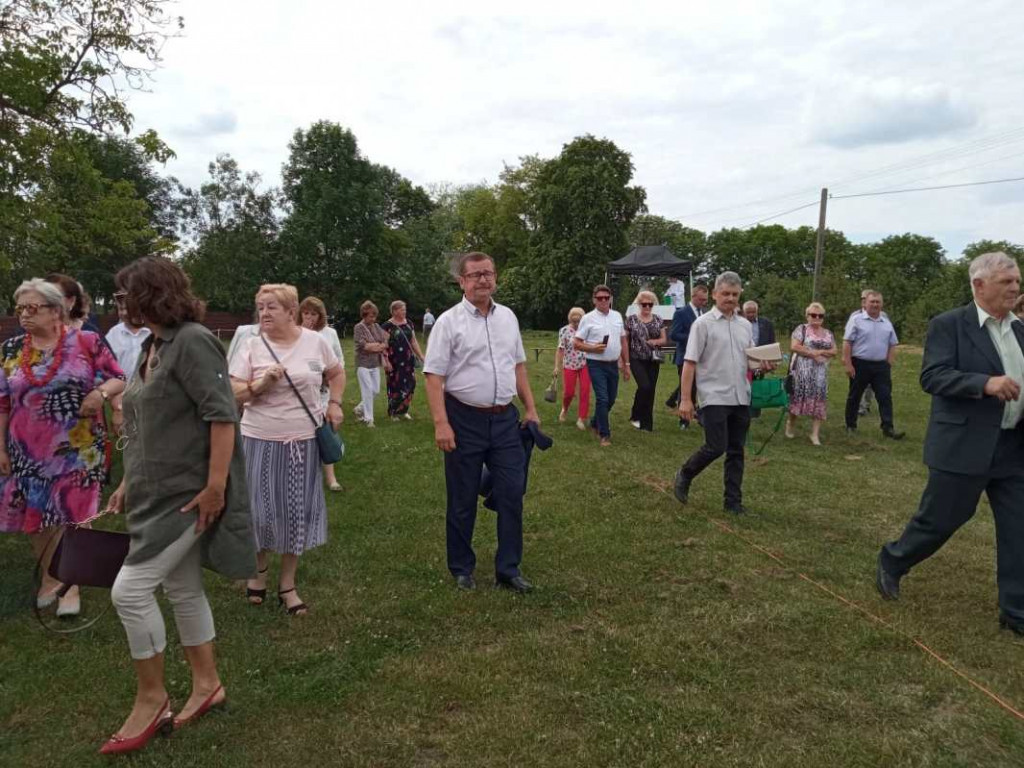 Członkowie i sympatycy PSL z trzech powiatów bawią się na Święcie Ludowym w Przybysławicach [zdjęcia]