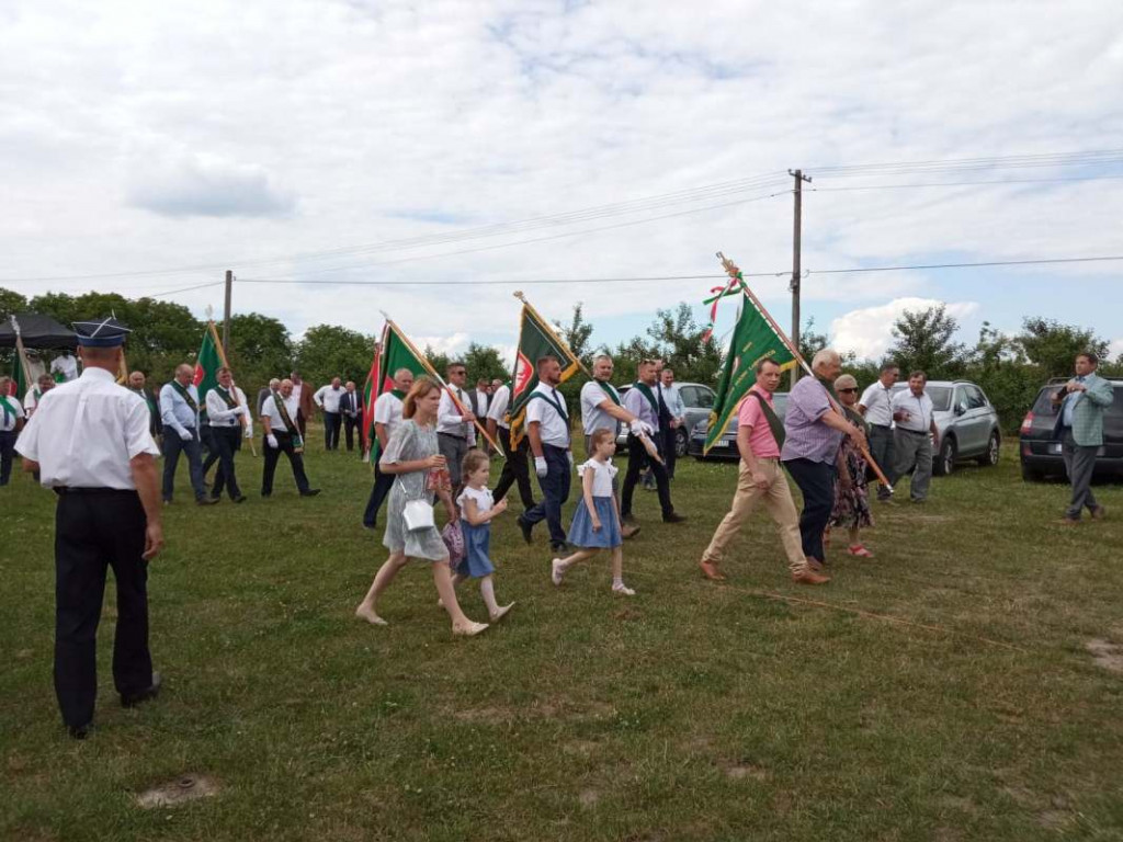 Członkowie i sympatycy PSL z trzech powiatów bawią się na Święcie Ludowym w Przybysławicach [zdjęcia]