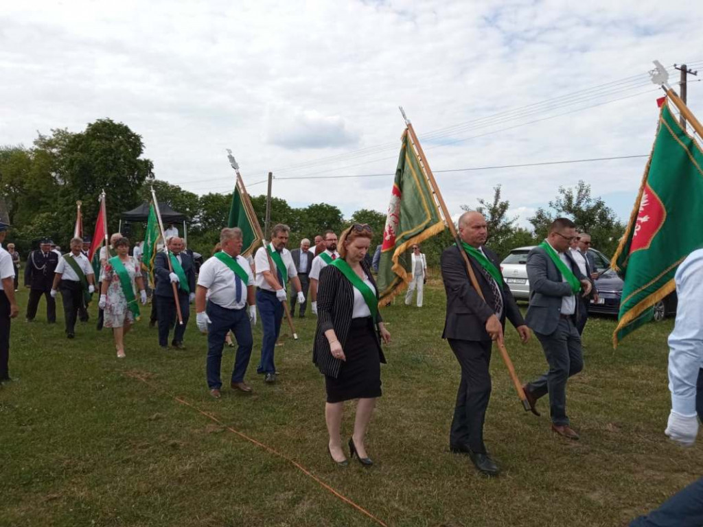 Członkowie i sympatycy PSL z trzech powiatów bawią się na Święcie Ludowym w Przybysławicach [zdjęcia]