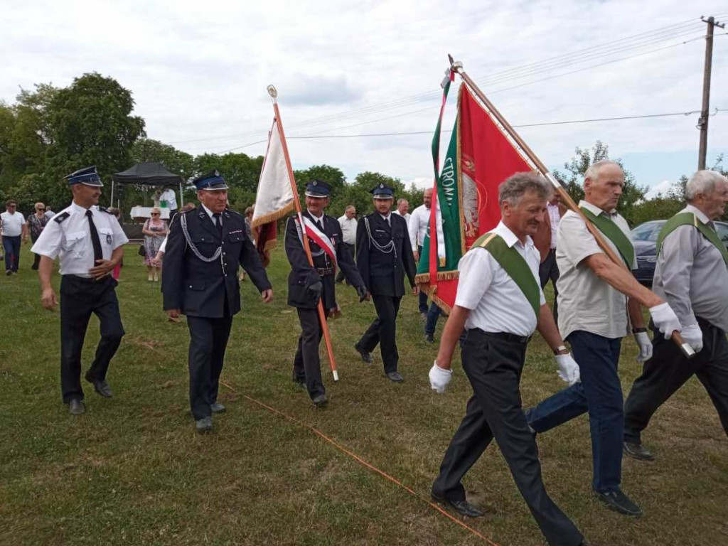 Członkowie i sympatycy PSL z trzech powiatów bawią się na Święcie Ludowym w Przybysławicach [zdjęcia]