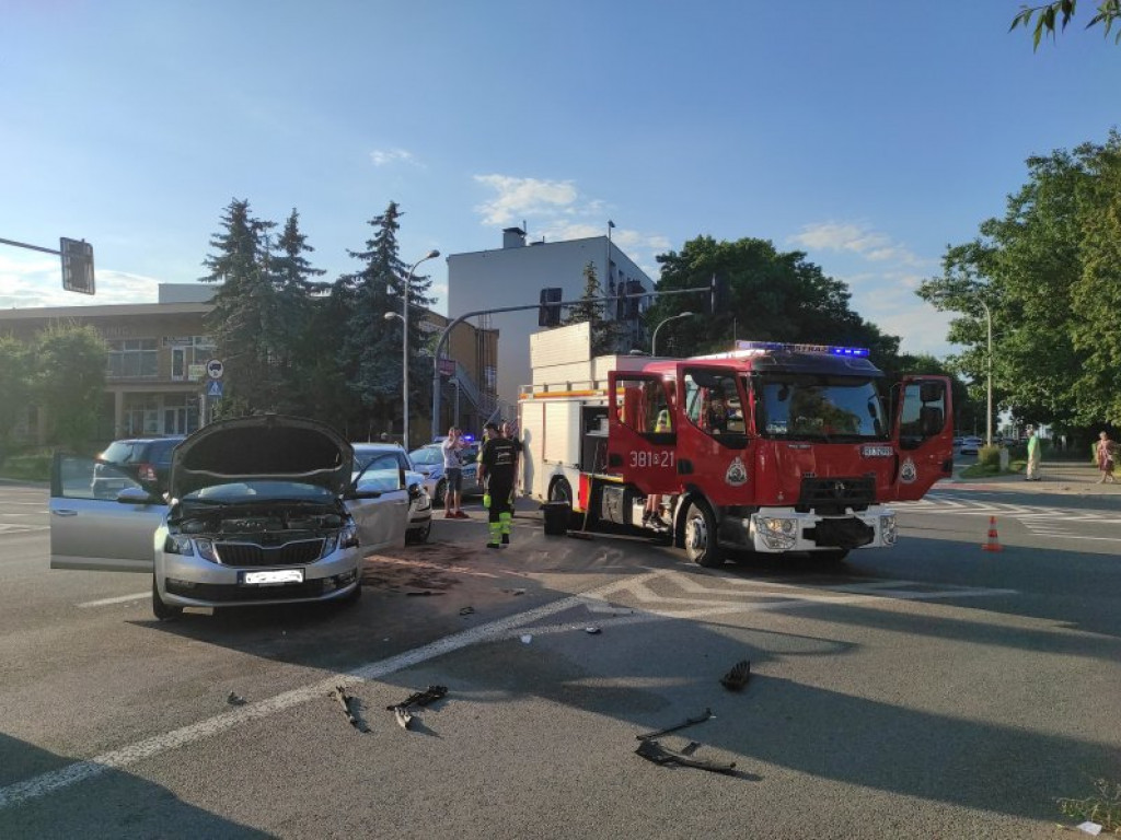 Wypadek w Tarnobrzegu. Są ranni [zdjęcia]