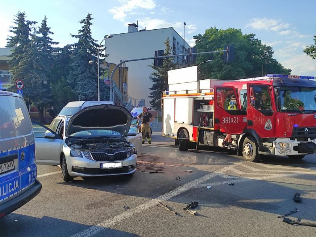 Wypadek w Tarnobrzegu. Są ranni [zdjęcia]