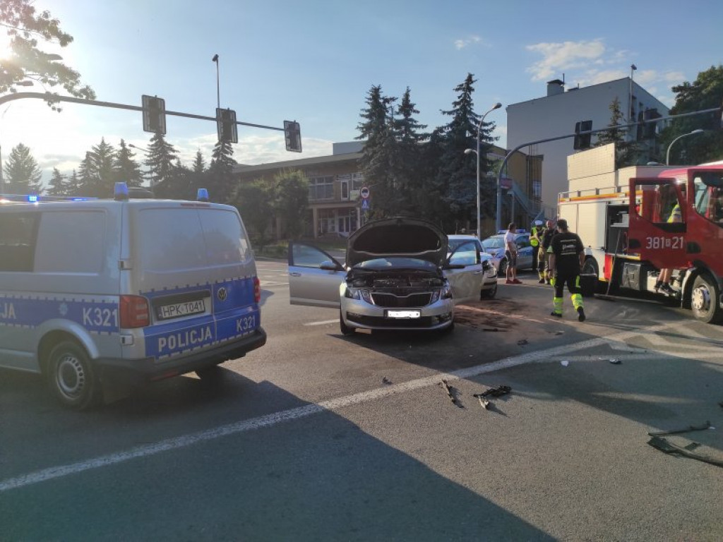 Wypadek w Tarnobrzegu. Są ranni [zdjęcia]