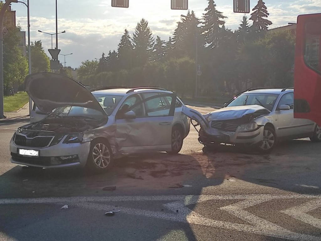 Wypadek w Tarnobrzegu. Są ranni [zdjęcia]