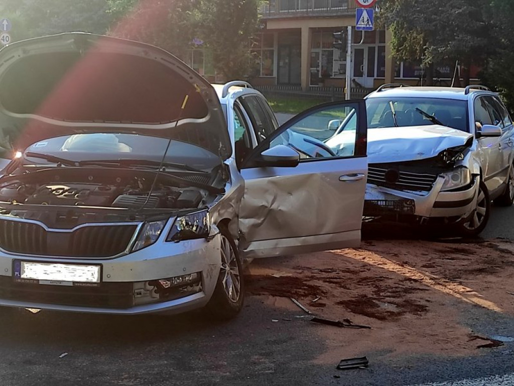 Wypadek w Tarnobrzegu. Są ranni [zdjęcia]