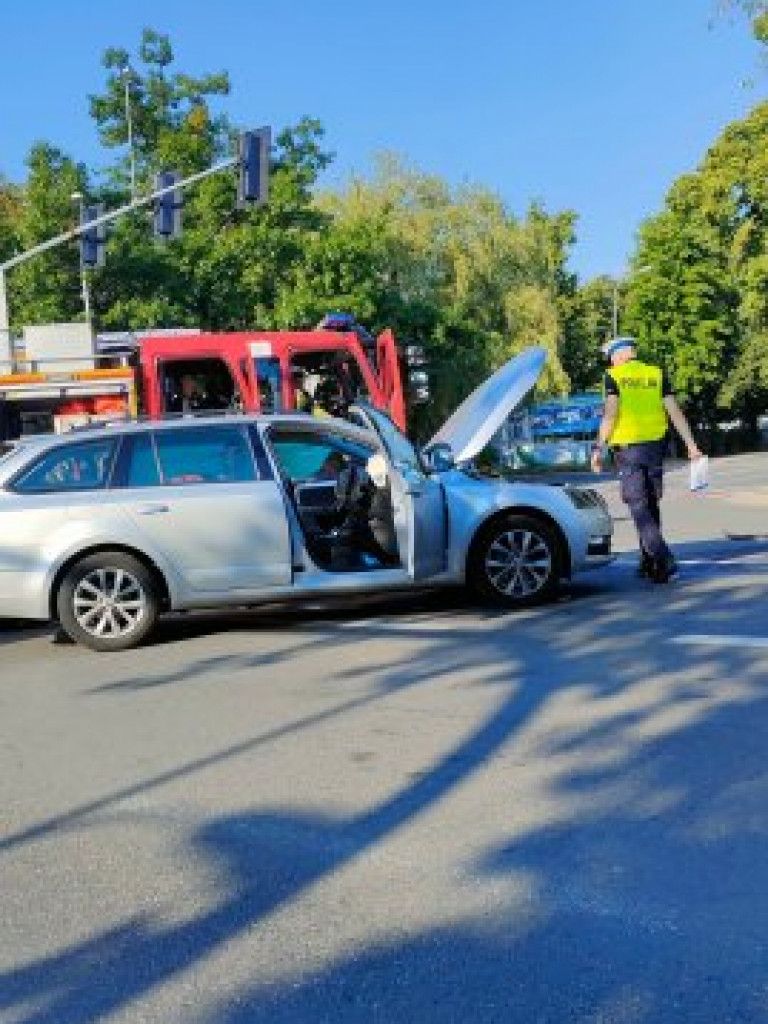 Wypadek w Tarnobrzegu. Są ranni [zdjęcia]
