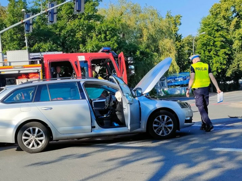 Wypadek w Tarnobrzegu. Są ranni [zdjęcia]