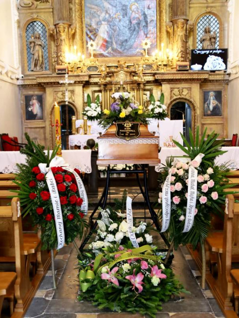 W Rytwianach odbył się pogrzeb Ewy Radziwiłł, żony księcia Macieja Radziwiłła [zdjęcia]