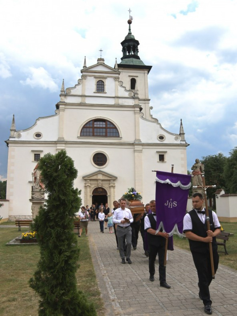 W Rytwianach odbył się pogrzeb Ewy Radziwiłł, żony księcia Macieja Radziwiłła [zdjęcia]