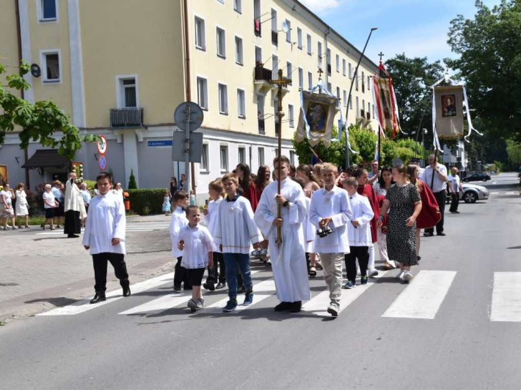 Procesja Bożego Ciała w Nowej Dębie [zdjęcia]