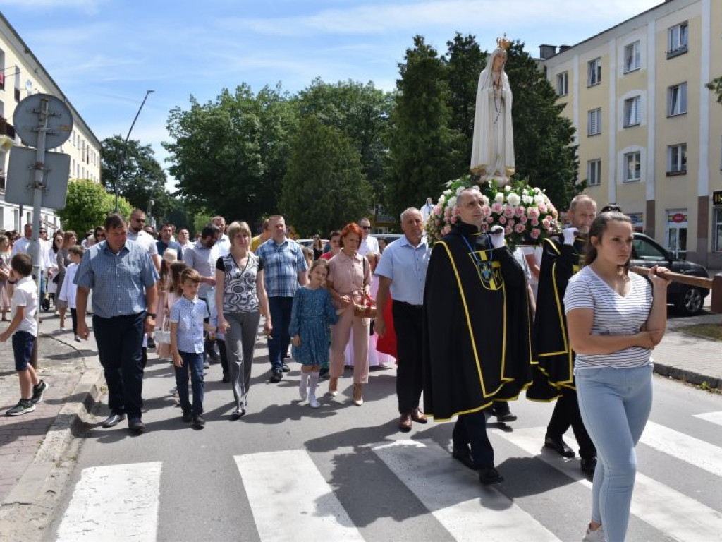 Procesja Bożego Ciała w Nowej Dębie [zdjęcia]