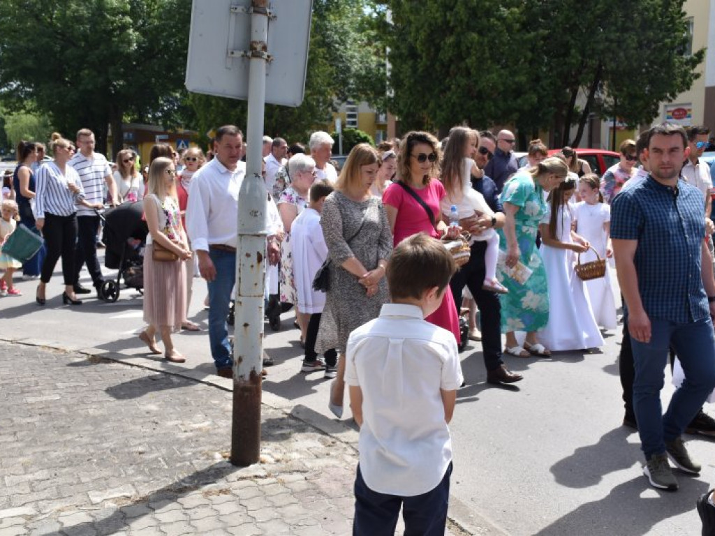 Procesja Bożego Ciała w Nowej Dębie [zdjęcia]