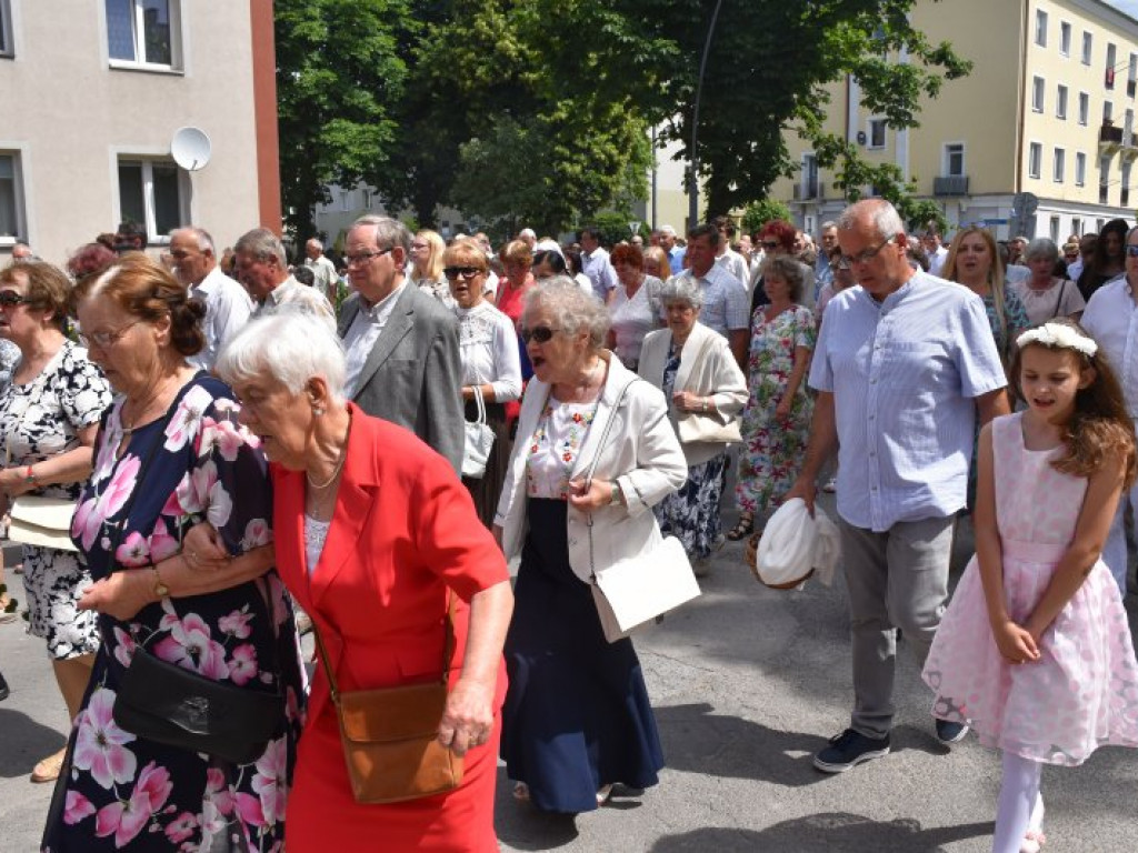 Procesja Bożego Ciała w Nowej Dębie [zdjęcia]