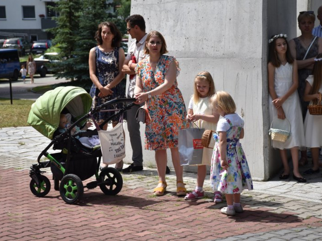 Procesja Bożego Ciała w Nowej Dębie [zdjęcia]