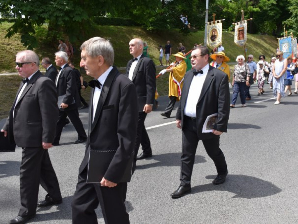 Tłumy sandomierzan na procesji Bożego Ciała [zdjęcia]