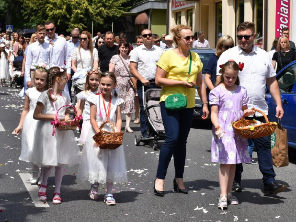 Tłumy sandomierzan na procesji Bożego Ciała [zdjęcia]