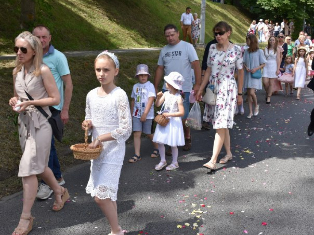 Tłumy sandomierzan na procesji Bożego Ciała [zdjęcia]