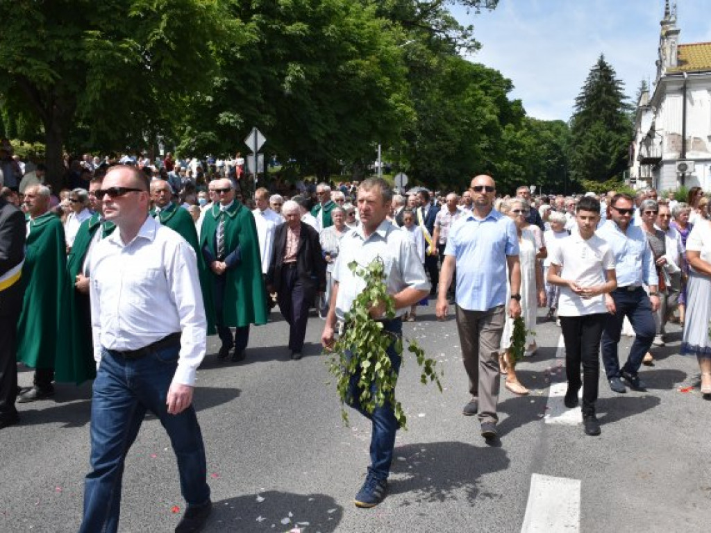 Tłumy sandomierzan na procesji Bożego Ciała [zdjęcia]