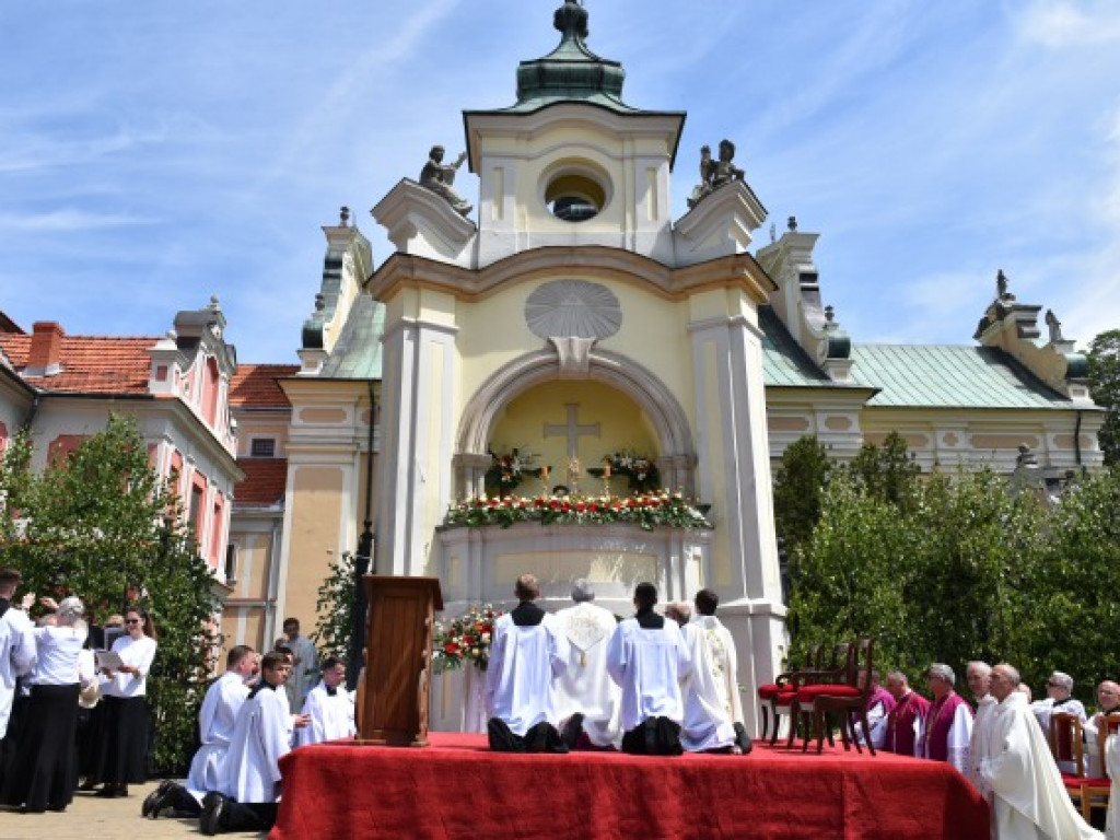 Tłumy sandomierzan na procesji Bożego Ciała [zdjęcia]