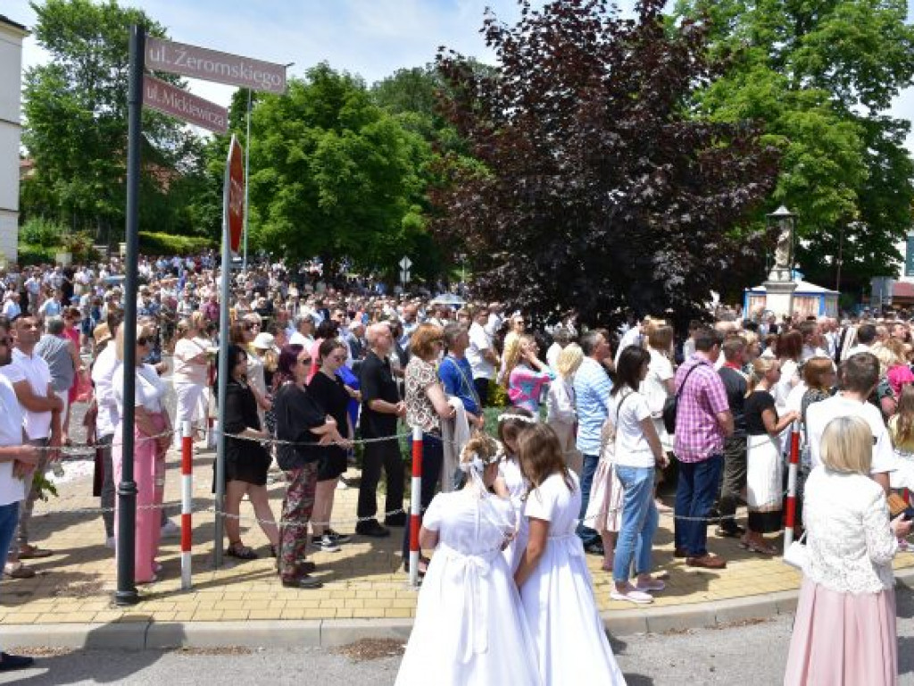 Tłumy sandomierzan na procesji Bożego Ciała [zdjęcia]