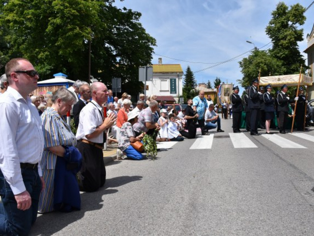 Tłumy sandomierzan na procesji Bożego Ciała [zdjęcia]