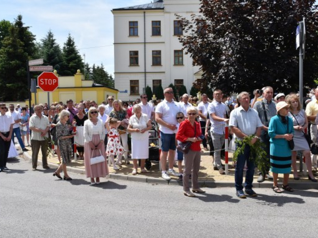 Tłumy sandomierzan na procesji Bożego Ciała [zdjęcia]