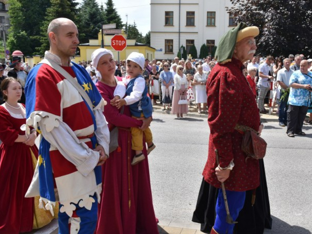 Tłumy sandomierzan na procesji Bożego Ciała [zdjęcia]