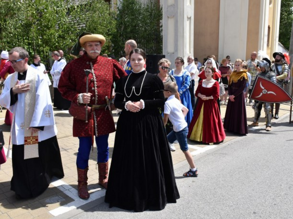 Tłumy sandomierzan na procesji Bożego Ciała [zdjęcia]