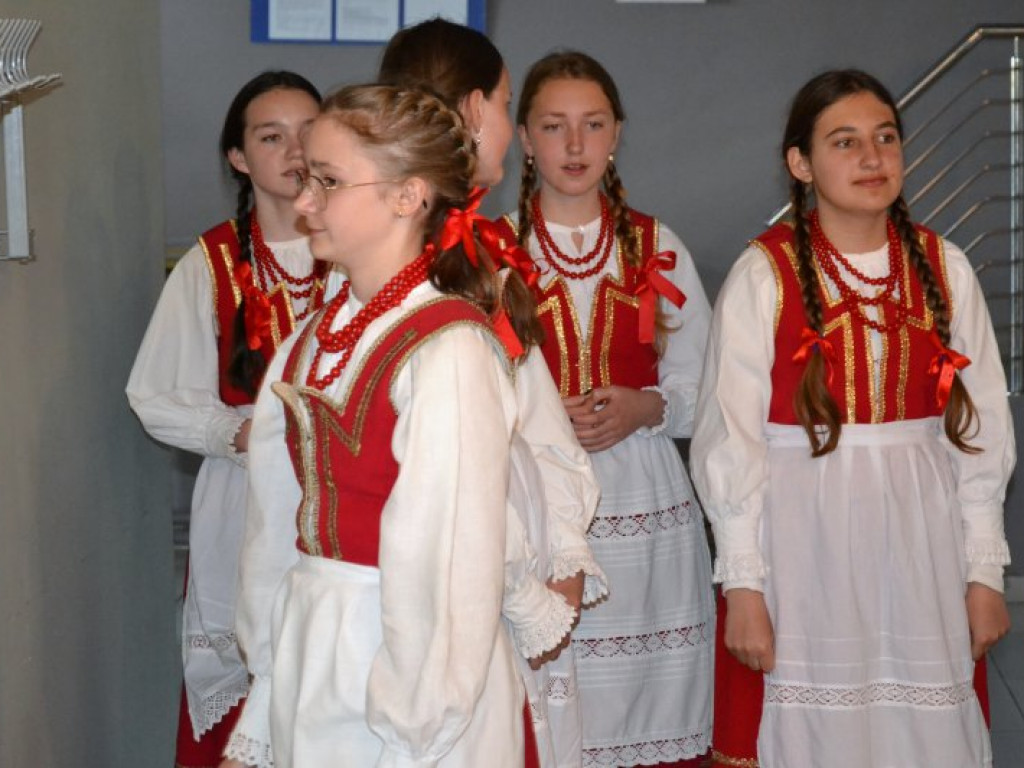 Setki dzieci przyjechały do Baranowa Sandomierskiego na folklorystyczny festiwal [zdjęcia]