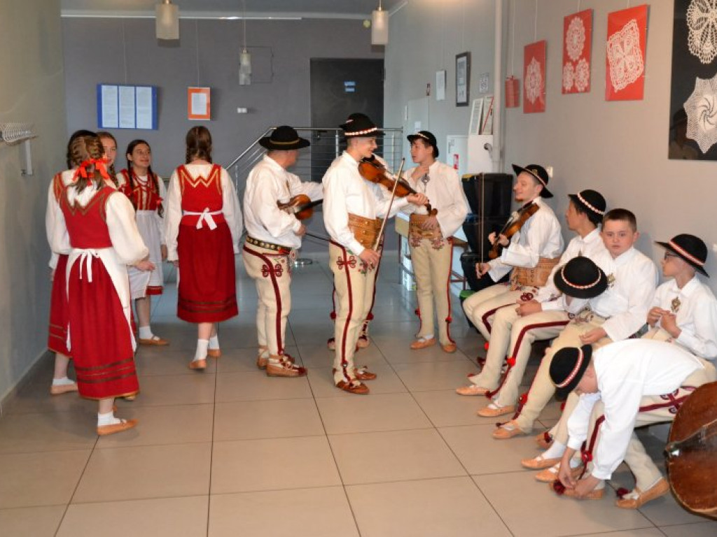 Setki dzieci przyjechały do Baranowa Sandomierskiego na folklorystyczny festiwal [zdjęcia]