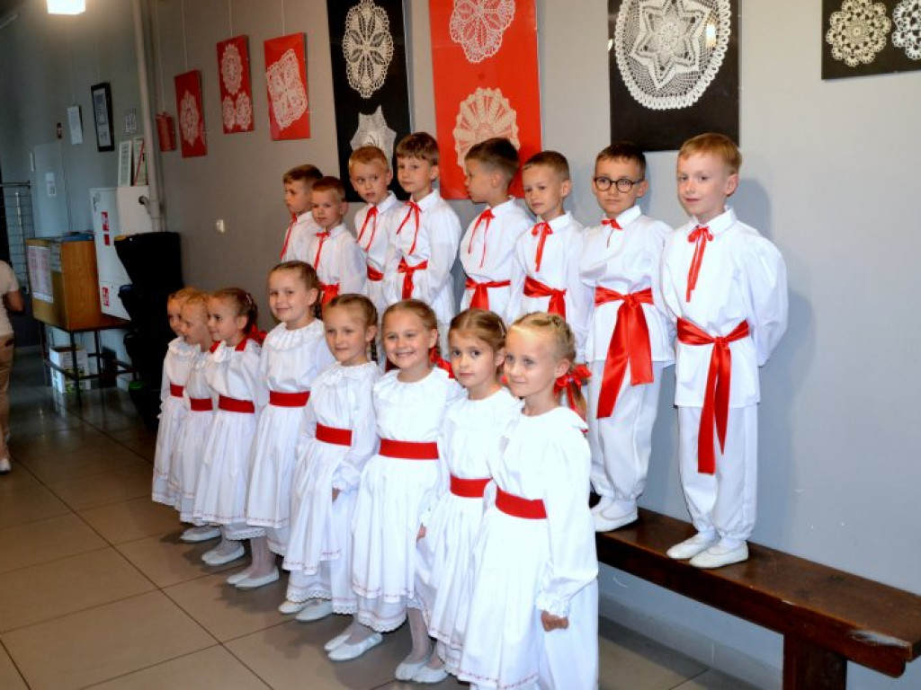 Setki dzieci przyjechały do Baranowa Sandomierskiego na folklorystyczny festiwal [zdjęcia]