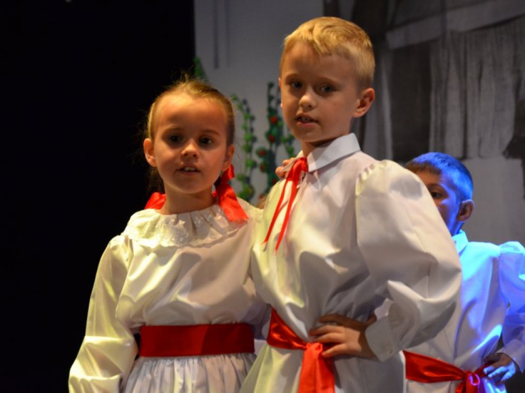 Setki dzieci przyjechały do Baranowa Sandomierskiego na folklorystyczny festiwal [zdjęcia]