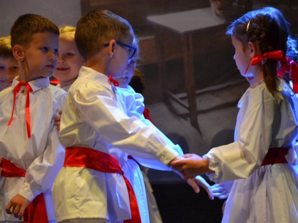 Setki dzieci przyjechały do Baranowa Sandomierskiego na folklorystyczny festiwal [zdjęcia]