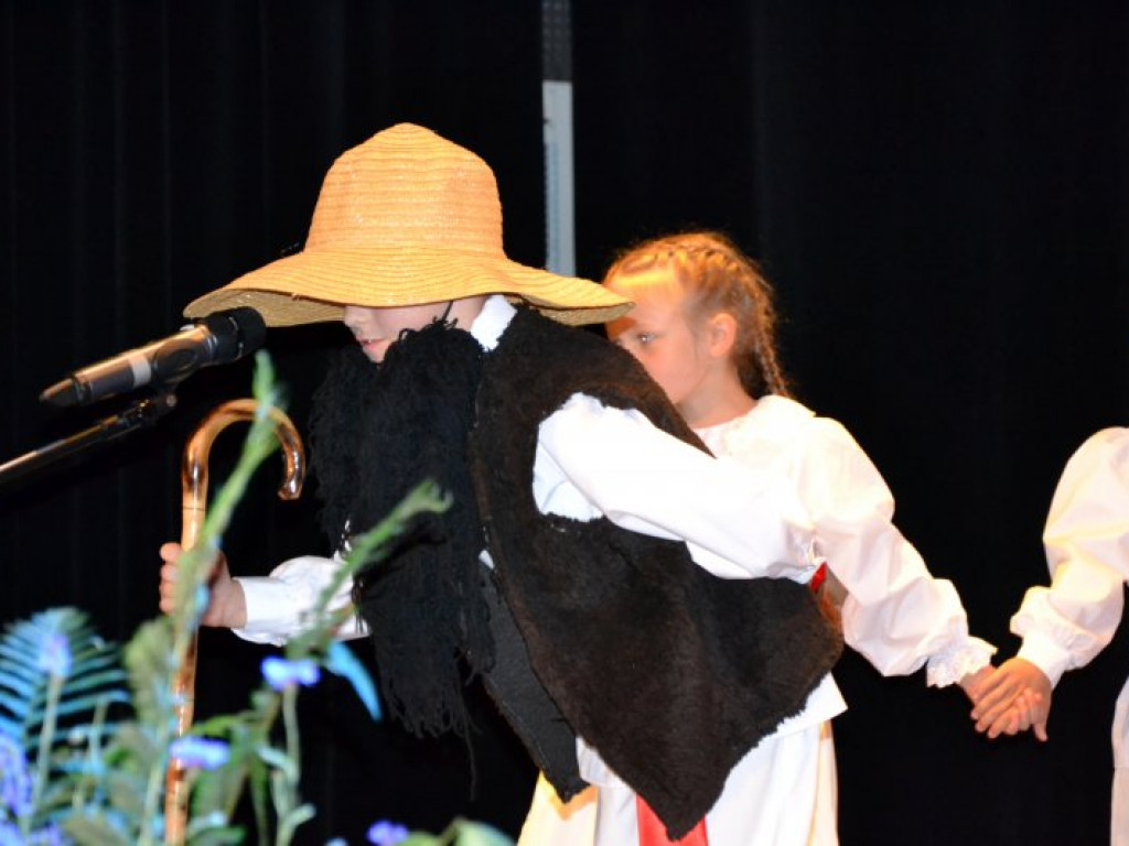 Setki dzieci przyjechały do Baranowa Sandomierskiego na folklorystyczny festiwal [zdjęcia]