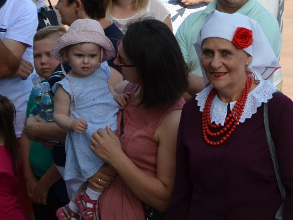 Wyśmienite pierogi i wesoła zabawa - Piorogarnia Łoniów 2022 [zdjęcia]