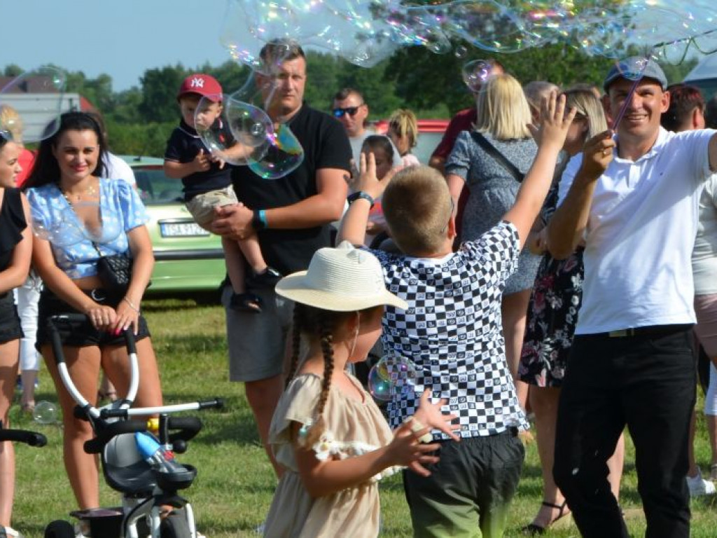 Wyśmienite pierogi i wesoła zabawa - Piorogarnia Łoniów 2022 [zdjęcia]