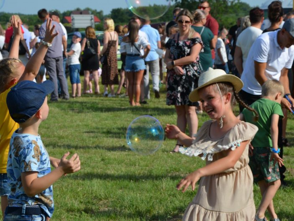 Wyśmienite pierogi i wesoła zabawa - Piorogarnia Łoniów 2022 [zdjęcia]